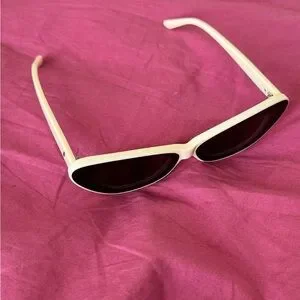 bonnie clyde | Accessories | Bonnie Clyde White Cateye  display picture 3